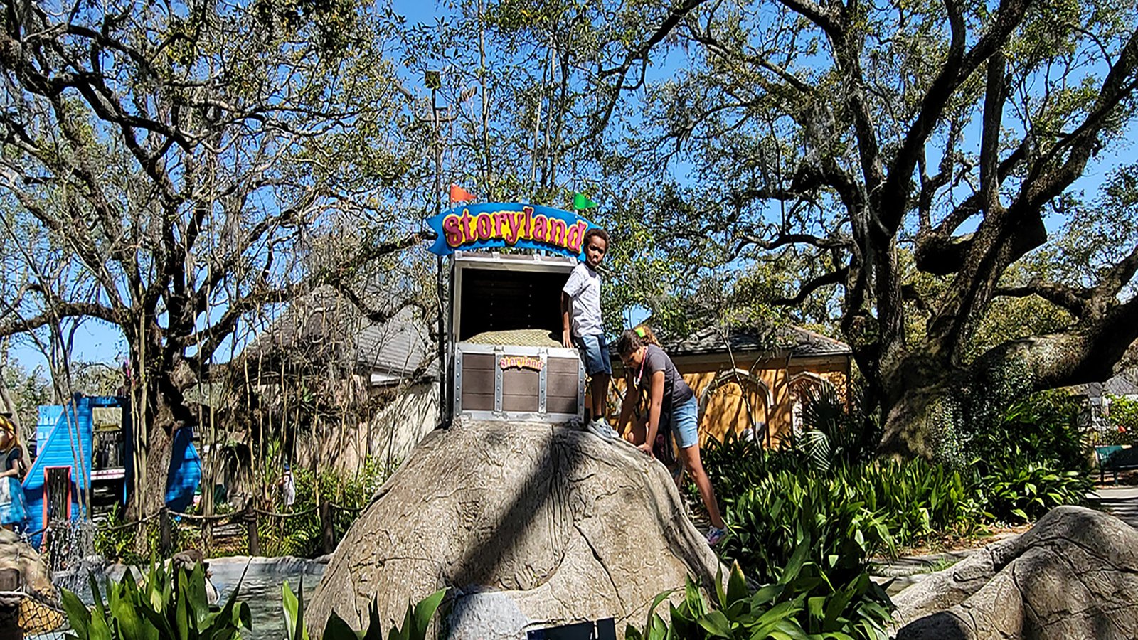 nola-city-park-storyvilleturtle-sign-zee-jj-on-top.jpg